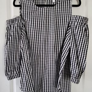 CHARTER CLUB BLACK AND WHITE GINGHAM COLD SHOULDER